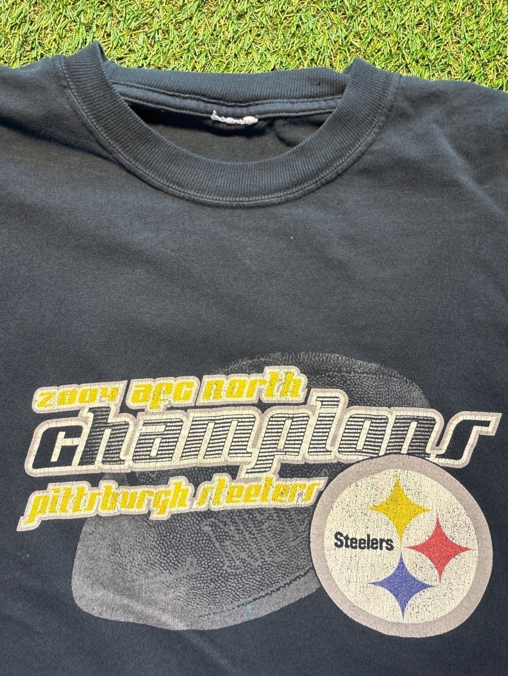 2004 apc north Steelers t- shirt